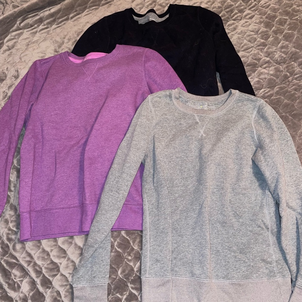 Women’s Crew Neck Bundle size large
